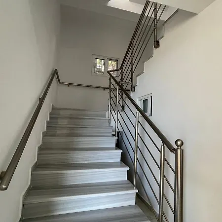 Appartement Xhevdet Saranda